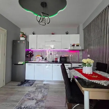 K&m Appartamento Korce